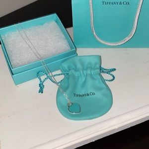Tiffany Blue® Small Heart Tag Pendant